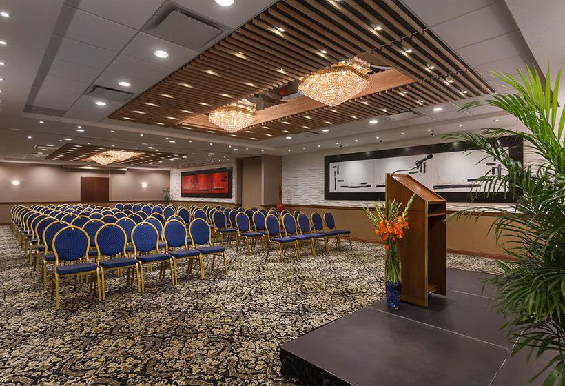 Hotel Poco Inn & Suites | Port Coquitlam | British Columbia | Canada 8