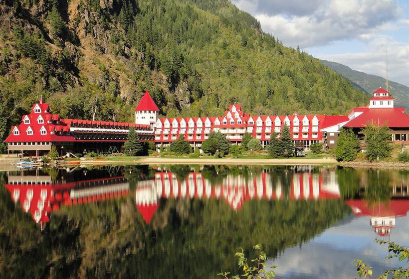 Hotel Three Valley Lake Chateau | Revelstoke | British Columbia | Canada 1