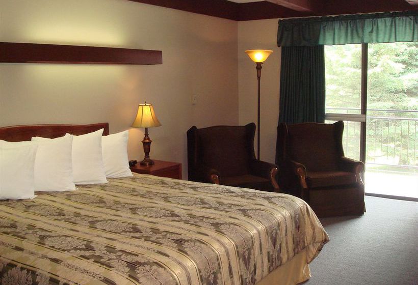 Hotel Three Valley Lake Chateau | Revelstoke | British Columbia | Canada 14