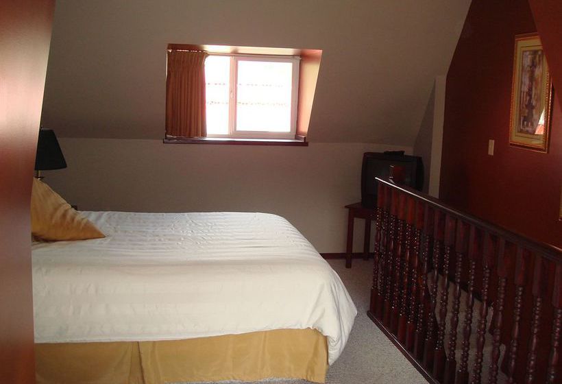 Hotel Three Valley Lake Chateau | Revelstoke | British Columbia | Canada 3