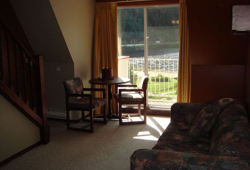 Hotel Three Valley Lake Chateau | Revelstoke | British Columbia | Canada 5