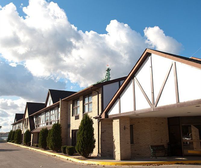 Hotel Harbourfront Inn | Sarnia | Ontario | Canada 7