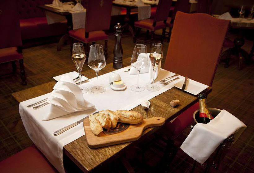 Hotel Manoir Saint Sauveur | Saint Sauveur des Monts | Quebec | Canada 4