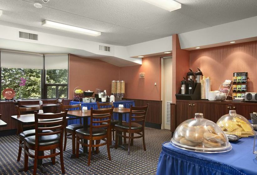 Hotel Travelodge Toronto East | Scarborough | Ontario | Canada 15