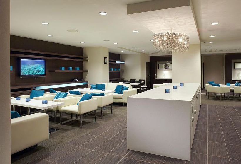 Hotel Bond Place Ontario