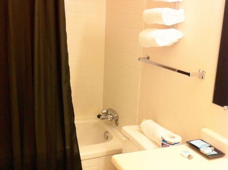 Hotel Cassandra | Vancouver | British Columbia | Canada 4