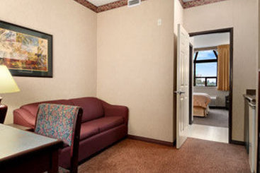 Ramada Hotel & Suites Metrotown | Vancouver | British Columbia | Canada 4