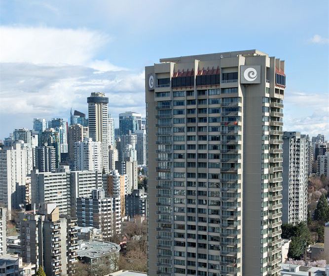 Coast Plaza Hotel & Suites Vancouver