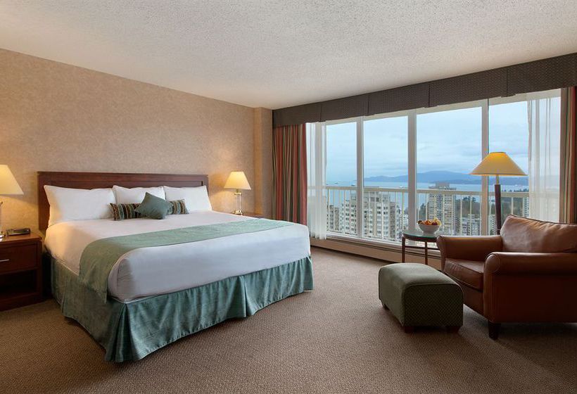 Coast Plaza Hotel & Suites | Vancouver | British Columbia | Canada 11