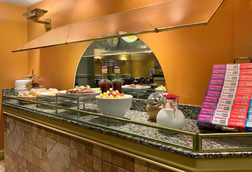 Coast Plaza Hotel & Suites | Vancouver | British Columbia | Canada 16