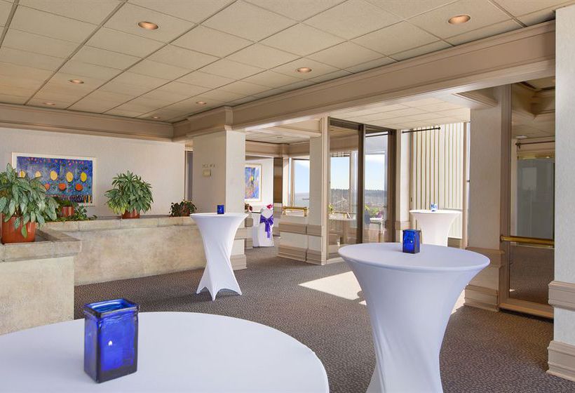 Coast Plaza Hotel & Suites | Vancouver | British Columbia | Canada 18