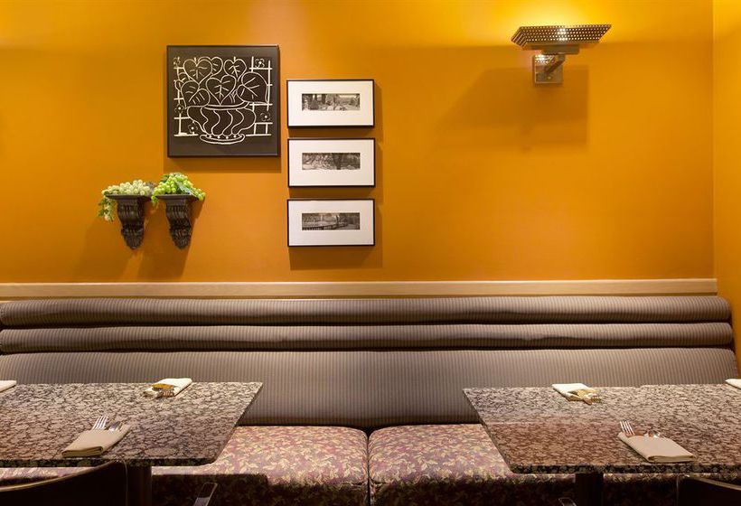 Coast Plaza Hotel & Suites | Vancouver | British Columbia | Canada 20