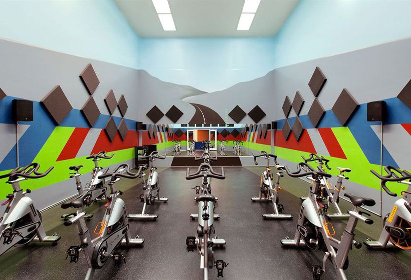 Coast Plaza Hotel & Suites | Vancouver | British Columbia | Canada 7