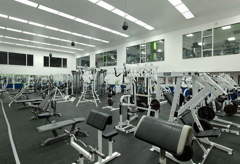 Coast Plaza Hotel & Suites | Vancouver | British Columbia | Canada 8