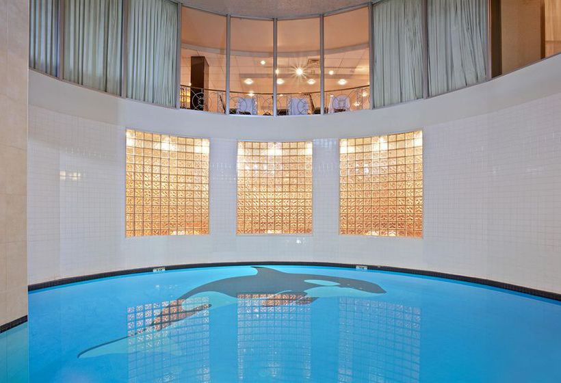 Holiday Inn Hotel & Suites Vancouver Downtown