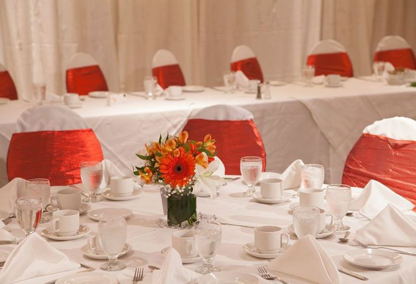 Holiday Inn Hotel & Suites Vancouver Downtown | Vancouver | British Columbia | Canada 18