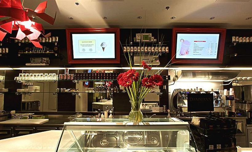 Century Plaza Hotel & Spa | Vancouver | British Columbia | Canada 3