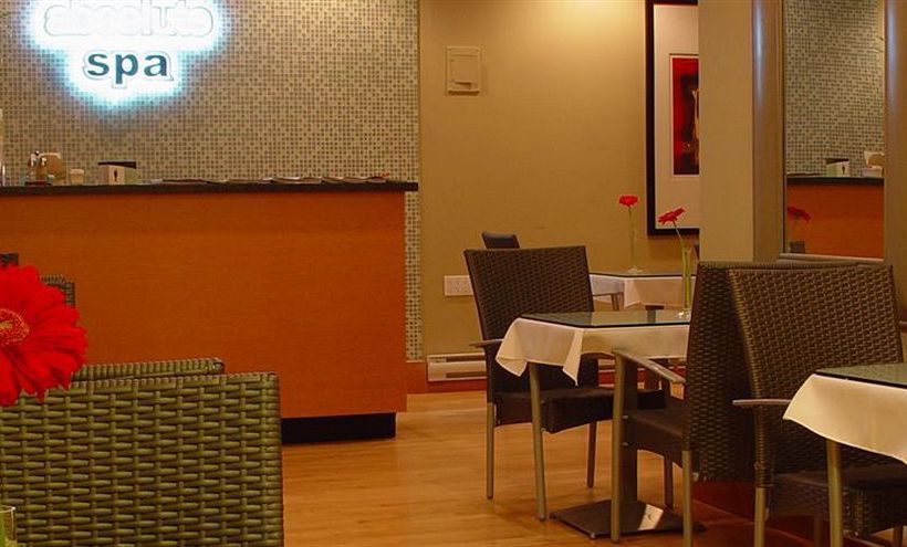 Century Plaza Hotel & Spa | Vancouver | British Columbia | Canada 9