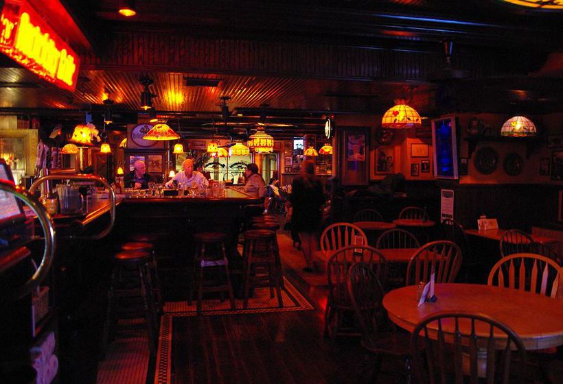 DoubleTree by Hilton Hotel & Suites Victoria | Victoria | British Columbia | Canada 11