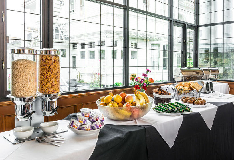 Hotel Huntingdon | Victoria | British Columbia | Canada 8