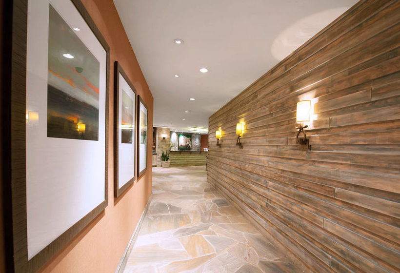 Hotel Blackcomb Lodge & Spa | Whistler | British Columbia | Canada 16