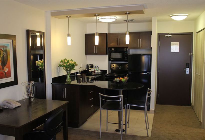 Hotel Place Louis Riel Suite | Winnipeg | Manitoba | Canada 11