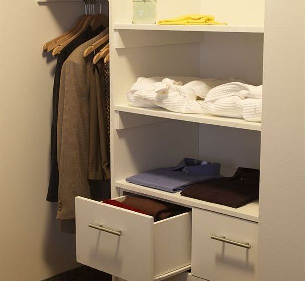 Hotel Place Louis Riel Suite | Winnipeg | Manitoba | Canada 2