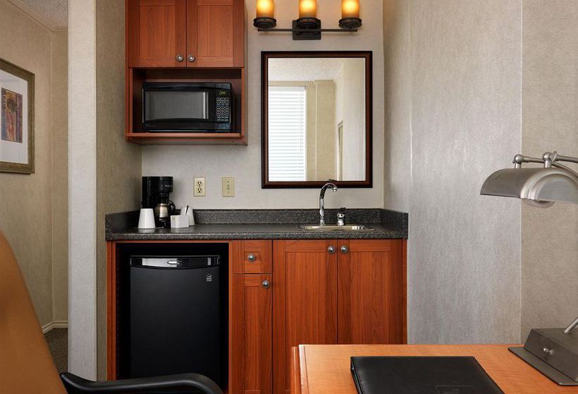 Chateau Victoria Hotel & Suites | Victoria | British Columbia | Canada 14