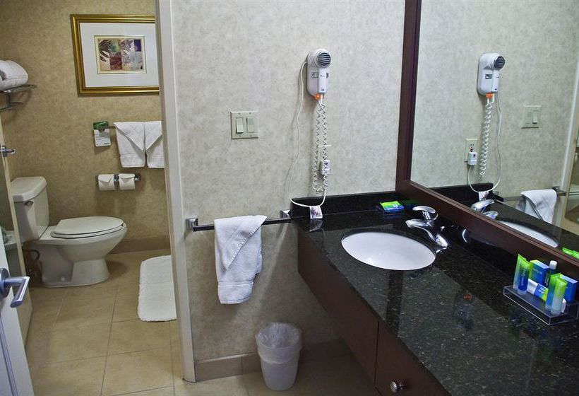 Radisson Suite Hotel Toronto Airport | Toronto | Ontario | Canada 11