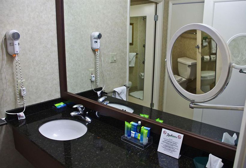 Radisson Suite Hotel Toronto Airport | Toronto | Ontario | Canada 12