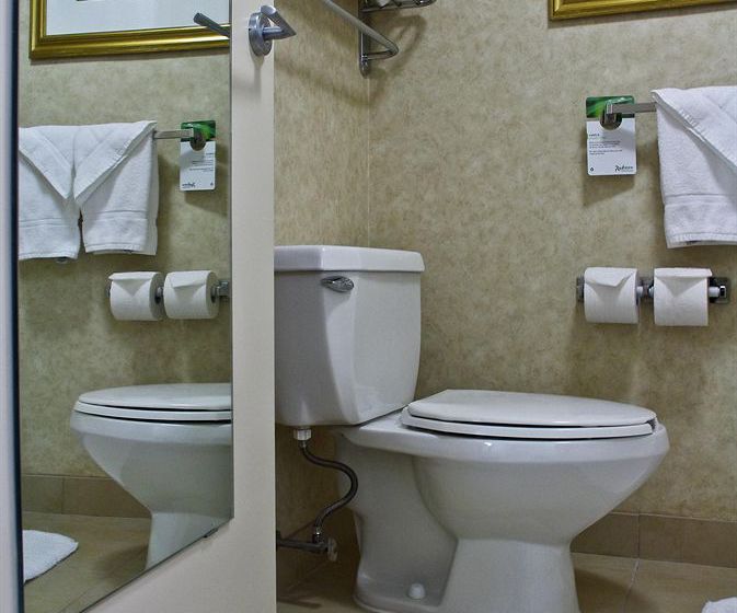 Radisson Suite Hotel Toronto Airport | Toronto | Ontario | Canada 16