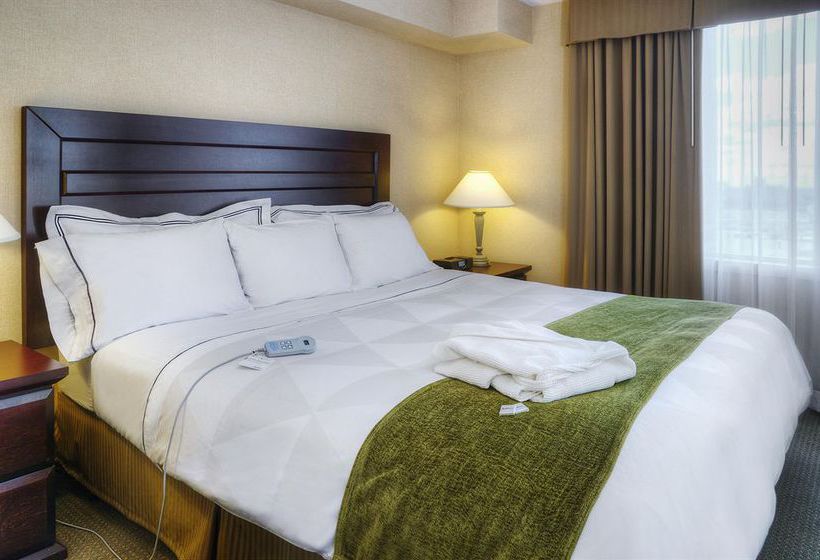 Radisson Suite Hotel Toronto Airport | Toronto | Ontario | Canada 9