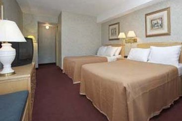 Hotel Howard Johnson Express Niagara Falls | Niagara Falls | Ontario | Canada 2