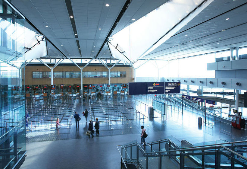 Hotel Quality Suites Montreal Aeroport | Pointe Claire | Quebec | Canada 10