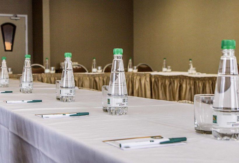 Hotel Quality Suites Montreal Aeroport | Pointe Claire | Quebec | Canada 18