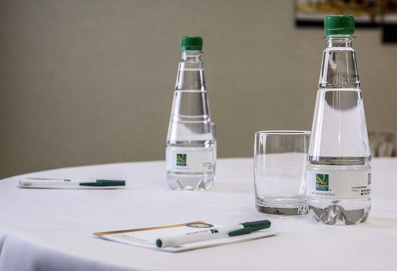 Hotel Quality Suites Montreal Aeroport | Pointe Claire | Quebec | Canada 19