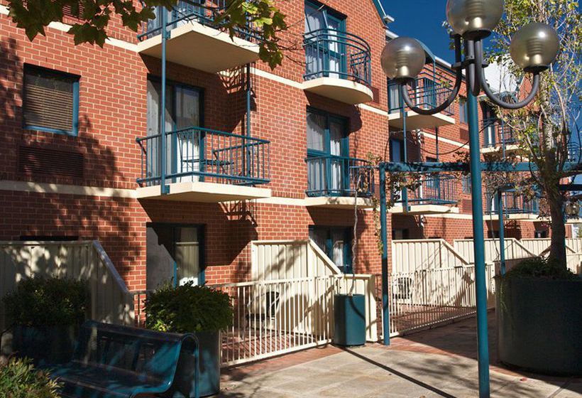 Hotel Breakfree Adelaide