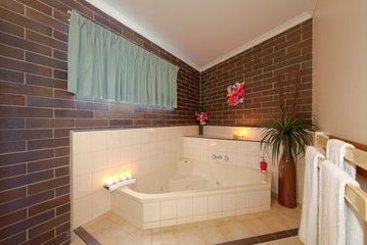 Hotel Alexandras on Takalvan | Bundaberg | Queensland | Australia 5