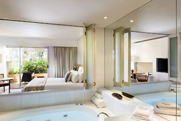 Hotel Sails In The Desert By Voyages | Yulara | Northern Territory | Australia 10