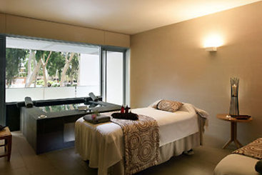 Hotel Sails In The Desert By Voyages | Yulara | Northern Territory | Australia 16