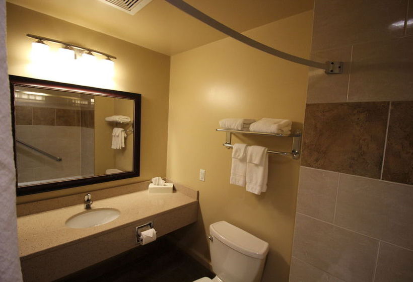 Hotel Quality Inn & Suites Hawkesbury | Hawkesbury | Ontario | Canada 13