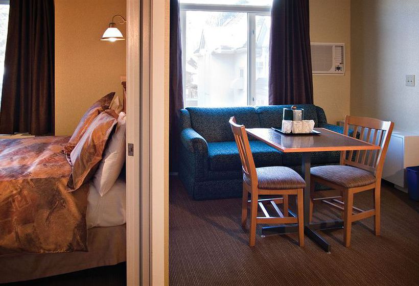 Hotel Irwin's Mountain Inn | Banff | Alberta | Canada 19