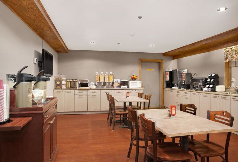 Hotel Travelodge Suites Saint John Saint John