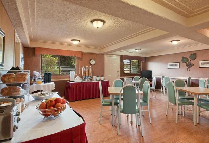 Hotel Travelodge Courtenay BC | Courtenay | British Columbia | Canada 11