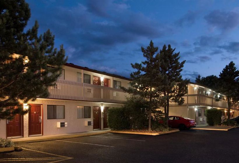 Hotel Travelodge Courtenay BC | Courtenay | British Columbia | Canada 12