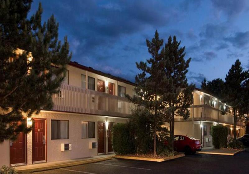 Hotel Travelodge Courtenay BC | Courtenay | British Columbia | Canada 17