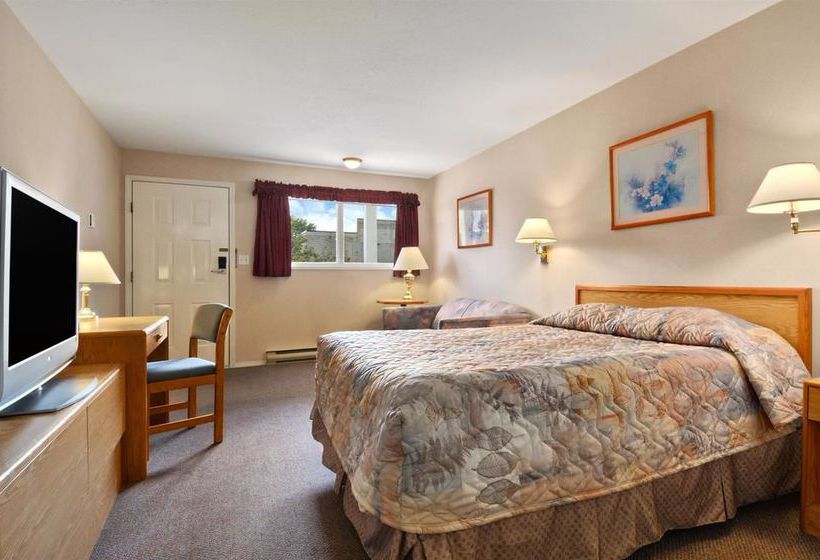 Hotel Travelodge Salmon Arm BC | Salmon Arm | British Columbia | Canada 3