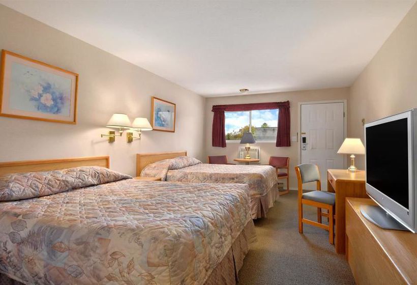 Hotel Travelodge Salmon Arm BC | Salmon Arm | British Columbia | Canada 4