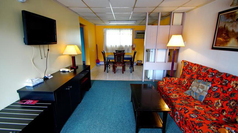 Hotel Alpine Inn & Suites | Revelstoke | British Columbia | Canada 1