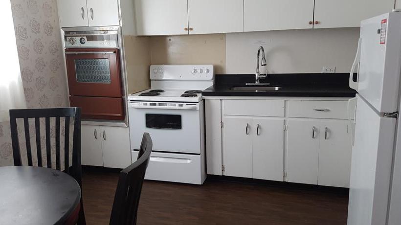 Hotel Alpine Inn & Suites | Revelstoke | British Columbia | Canada 10